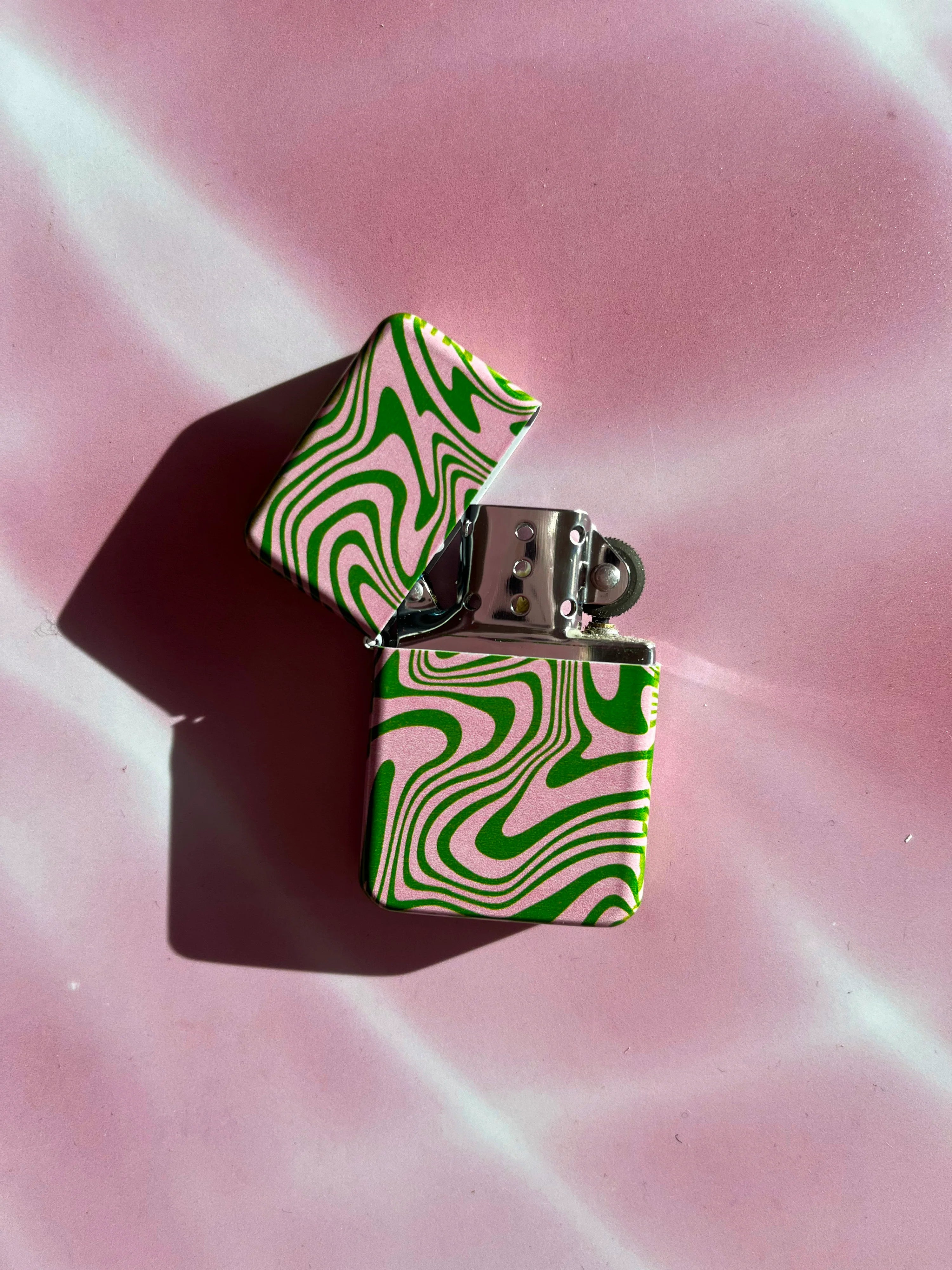 Psychedelic Swirl Lighter Relume