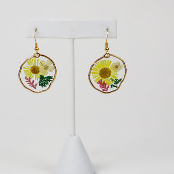Small Pine and Daisy Circular Pressed Flower Earring
