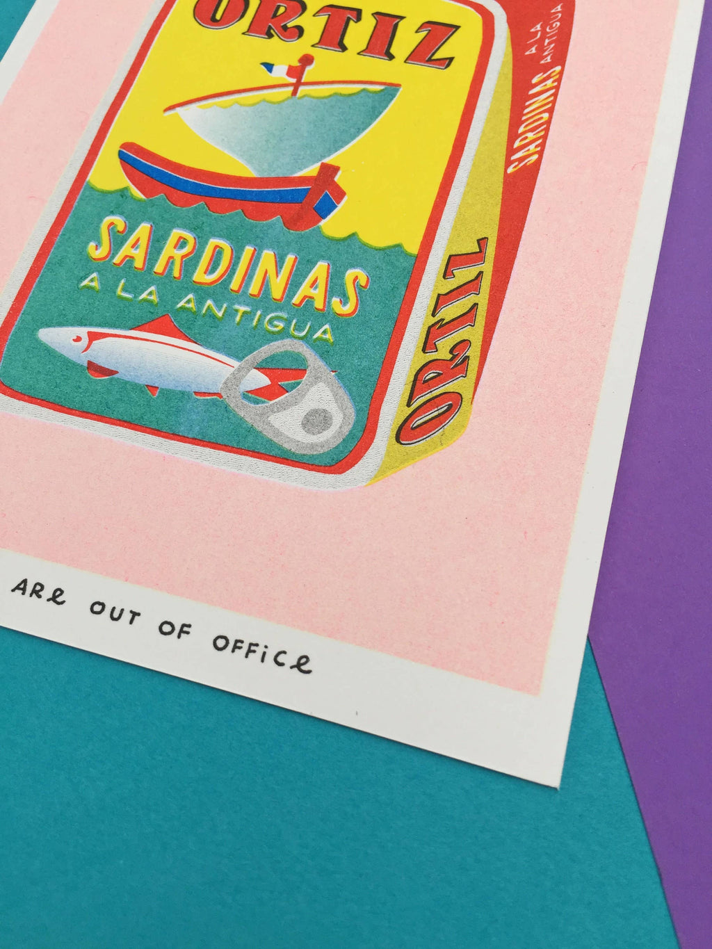 A risograph print of a can full of sardinas