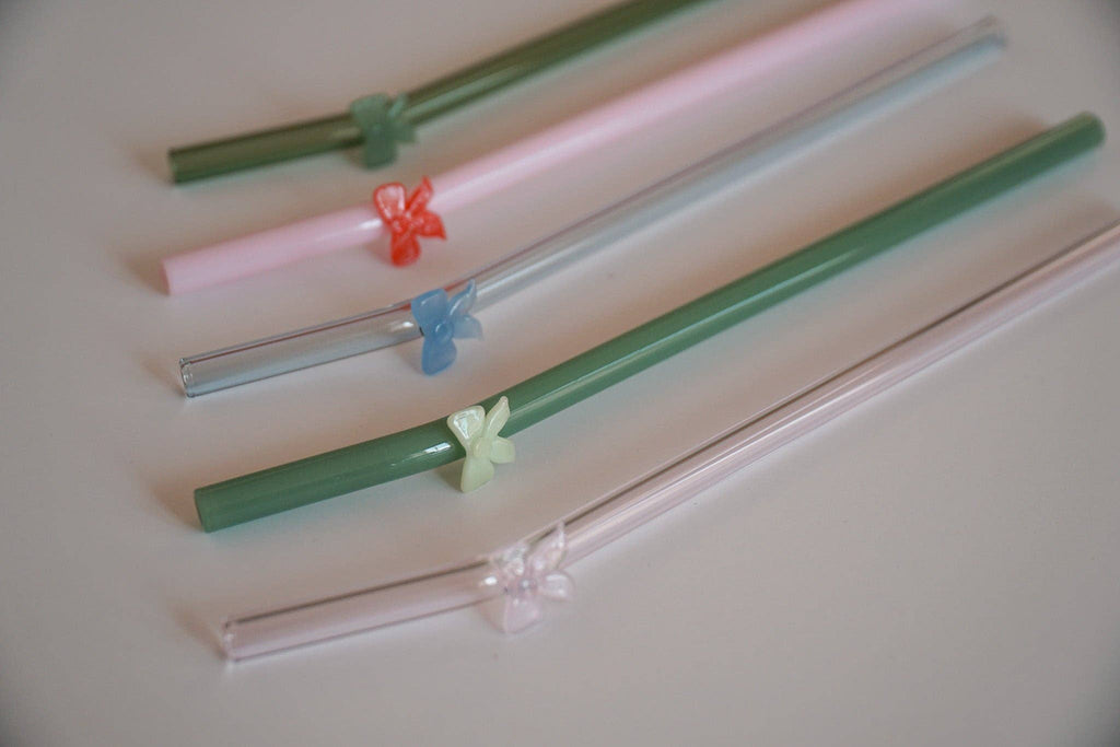 Bow Glass Straw