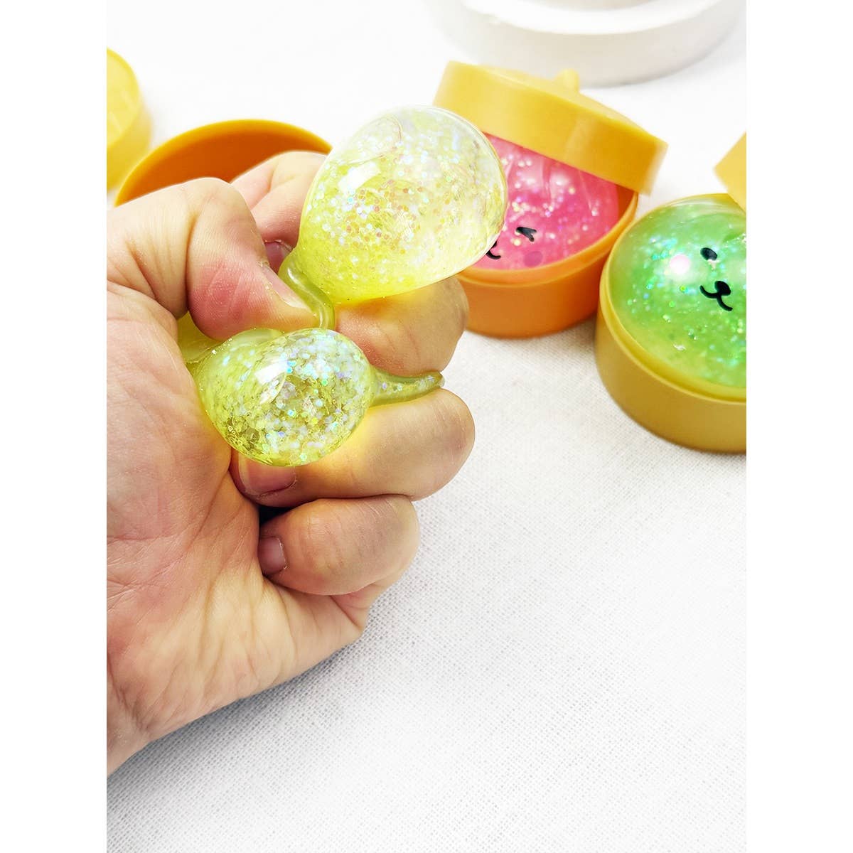 Mini Glittered Dumpling Squishy with Steamer