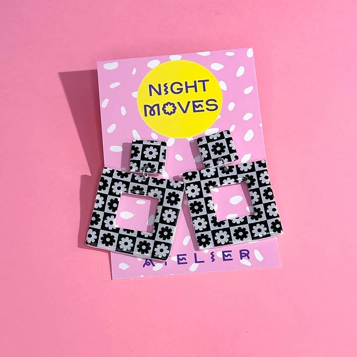 Retro Flower Square Earrings - Black/White