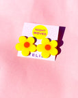 retro daisy stud earrings - lemon