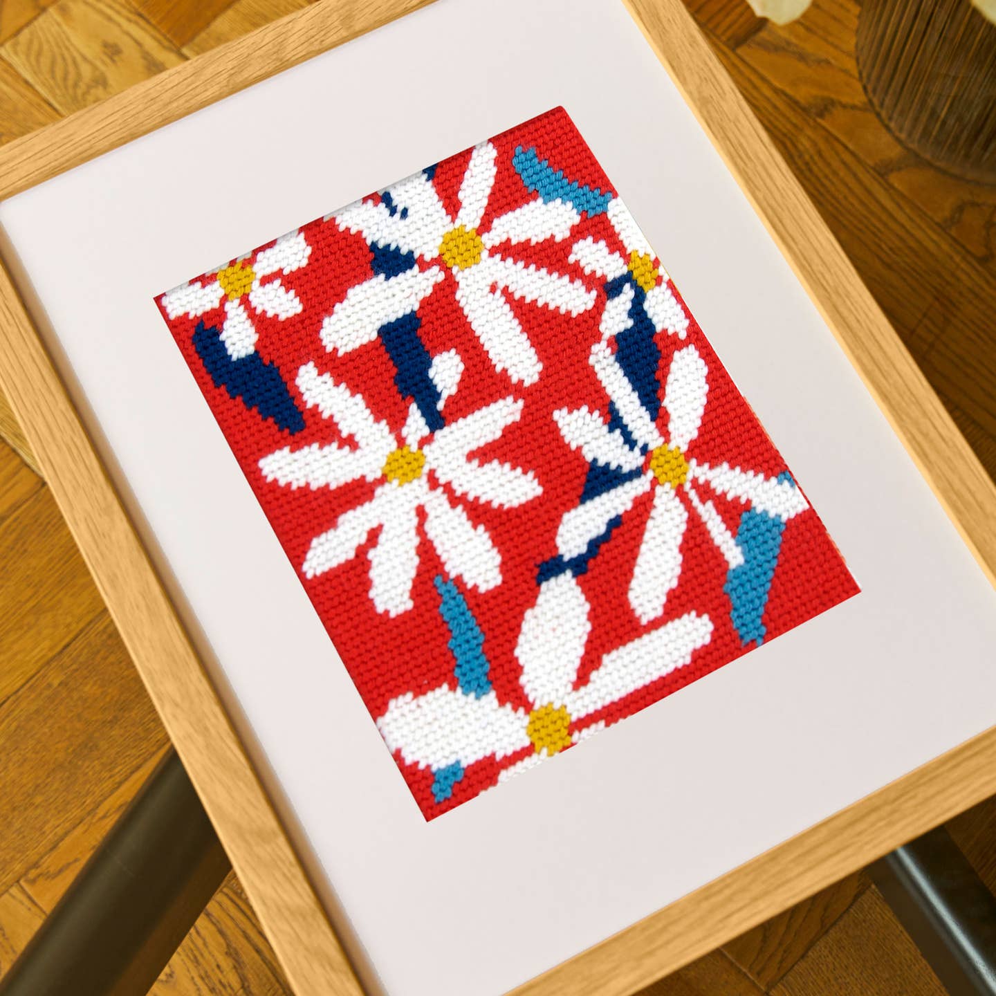 DMC Designer Needlepoint Tapestry Kit - Daisies