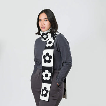 Flower Block Skinny Knit Scarf - Black White