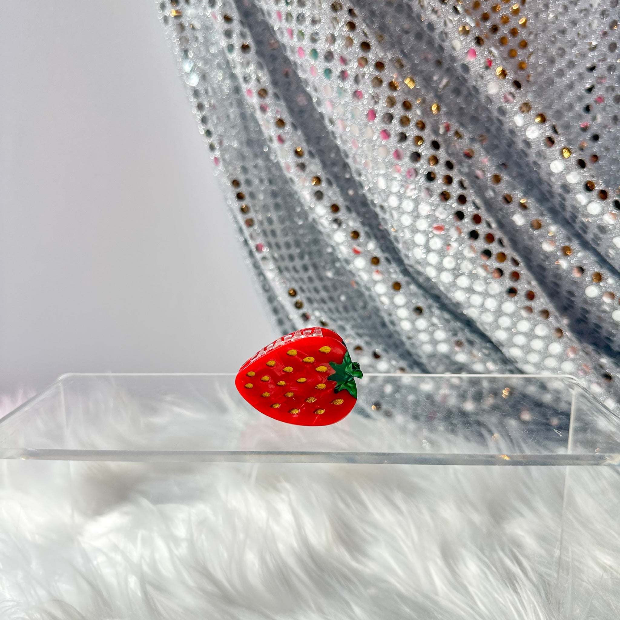 Strawberry Claw Hair Clip (Medium)