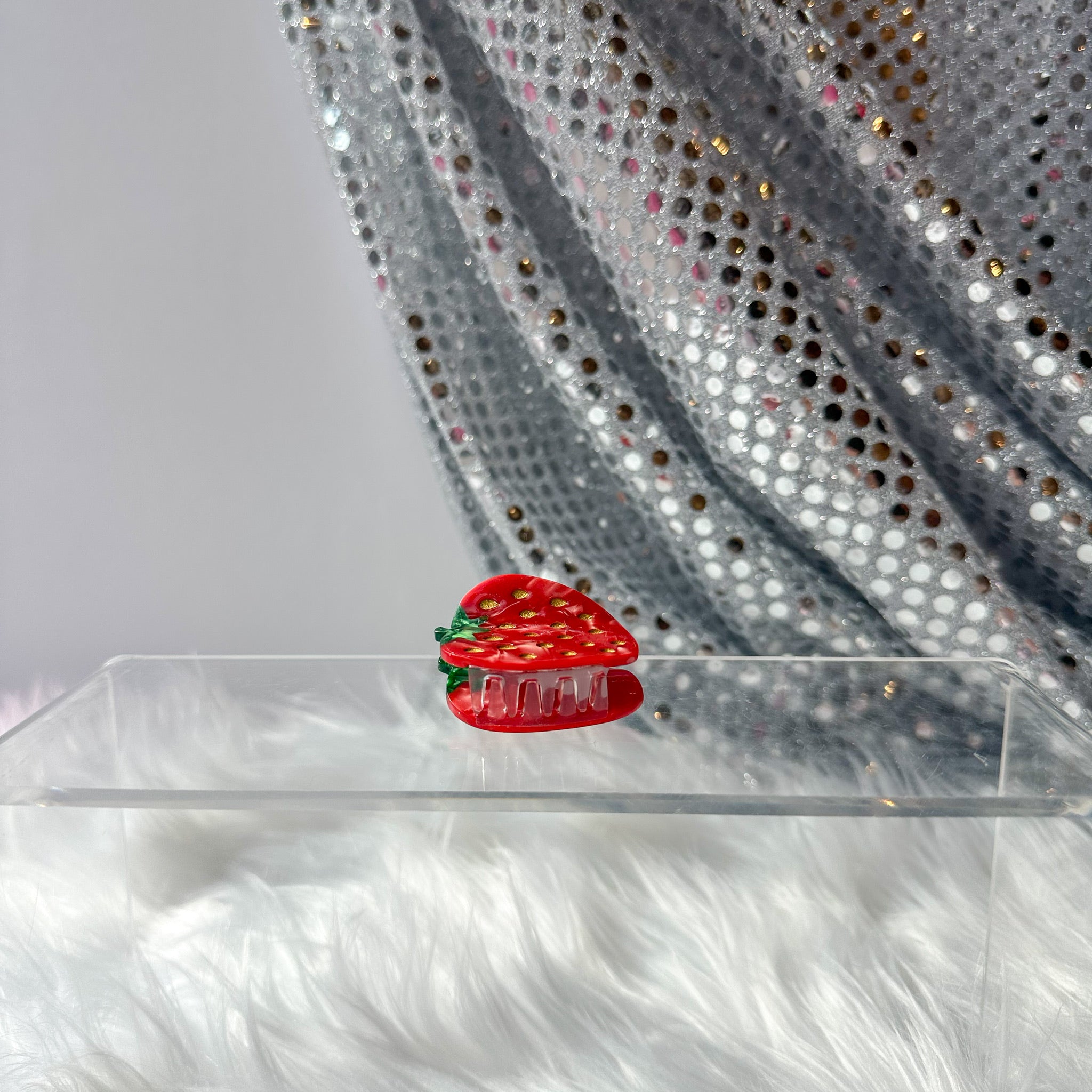 Strawberry Claw Hair Clip (Medium)