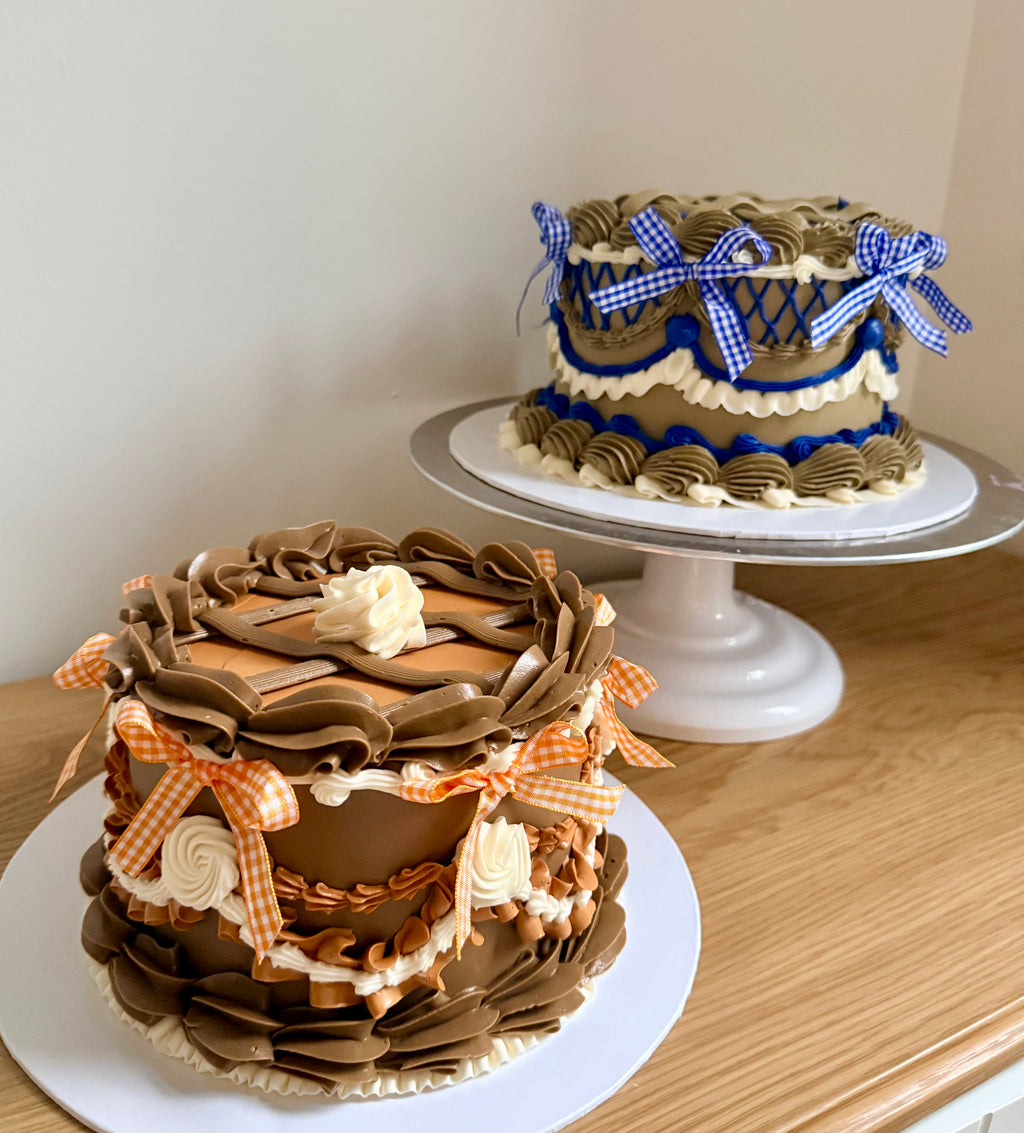 Vintage "Pie" Cake Decorating