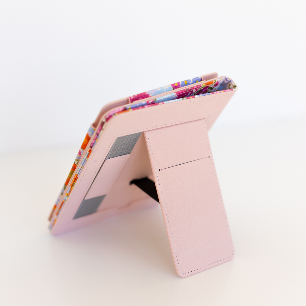 Primavera Kindle Case | Bookish & Reading