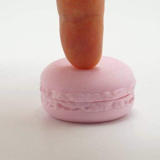 Best-Selling Macaron Clicker Keychain–Viral Fidget Bag Charm