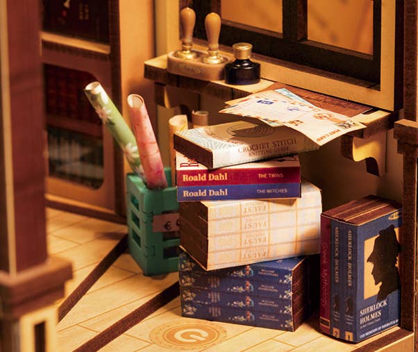 DIY Book Nook Kit: Bookstore