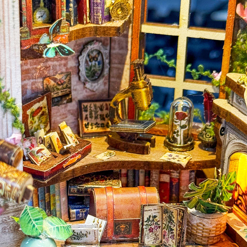 DIY Miniature House Kit: Snapdragon Studio