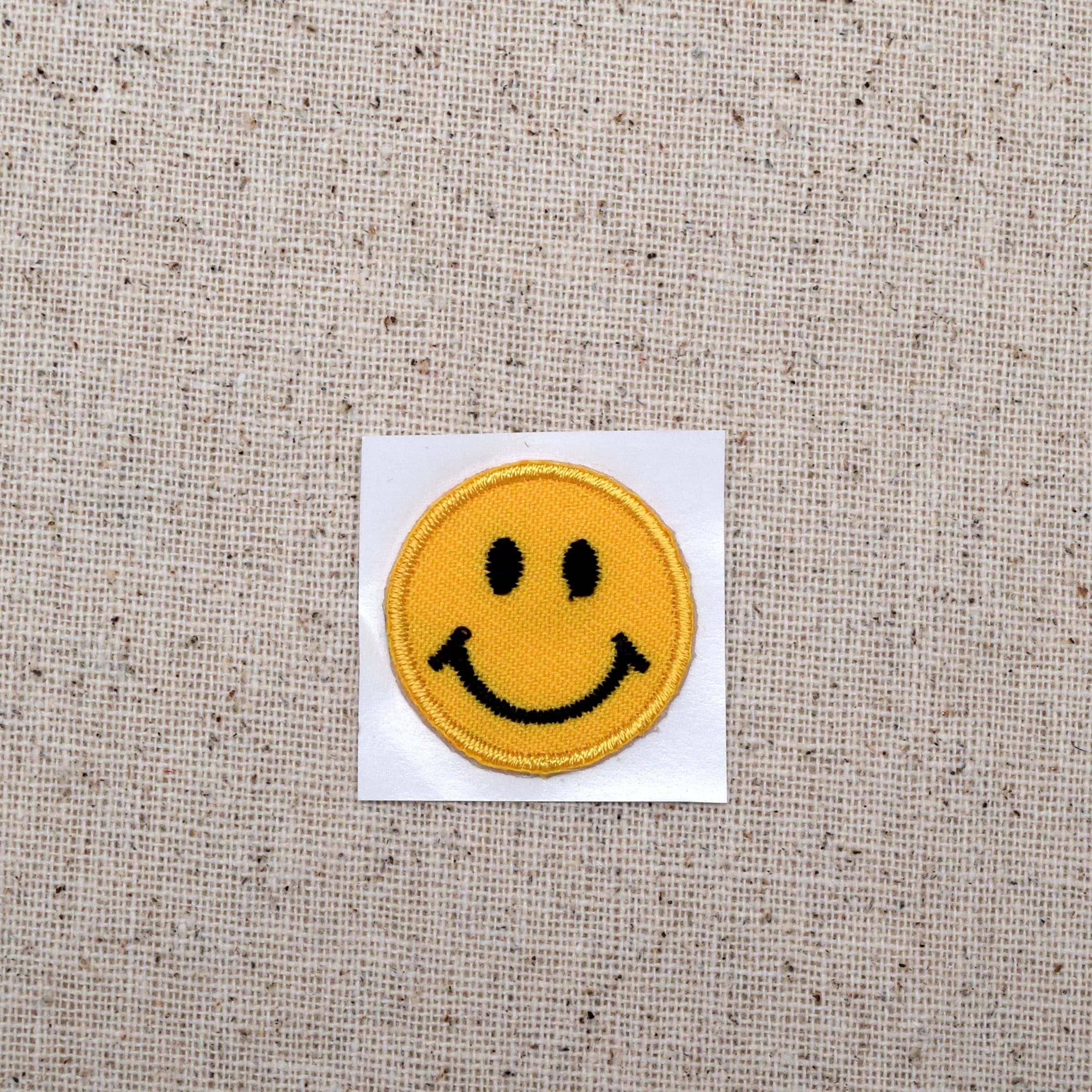 SMALL - Smiling Face, Embroidered, Iron on Patch
